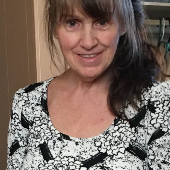 Meet your Posher, Loretta - Picture 2 of 2